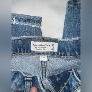 Abercrombie the 90s straight ultra high rise jeans